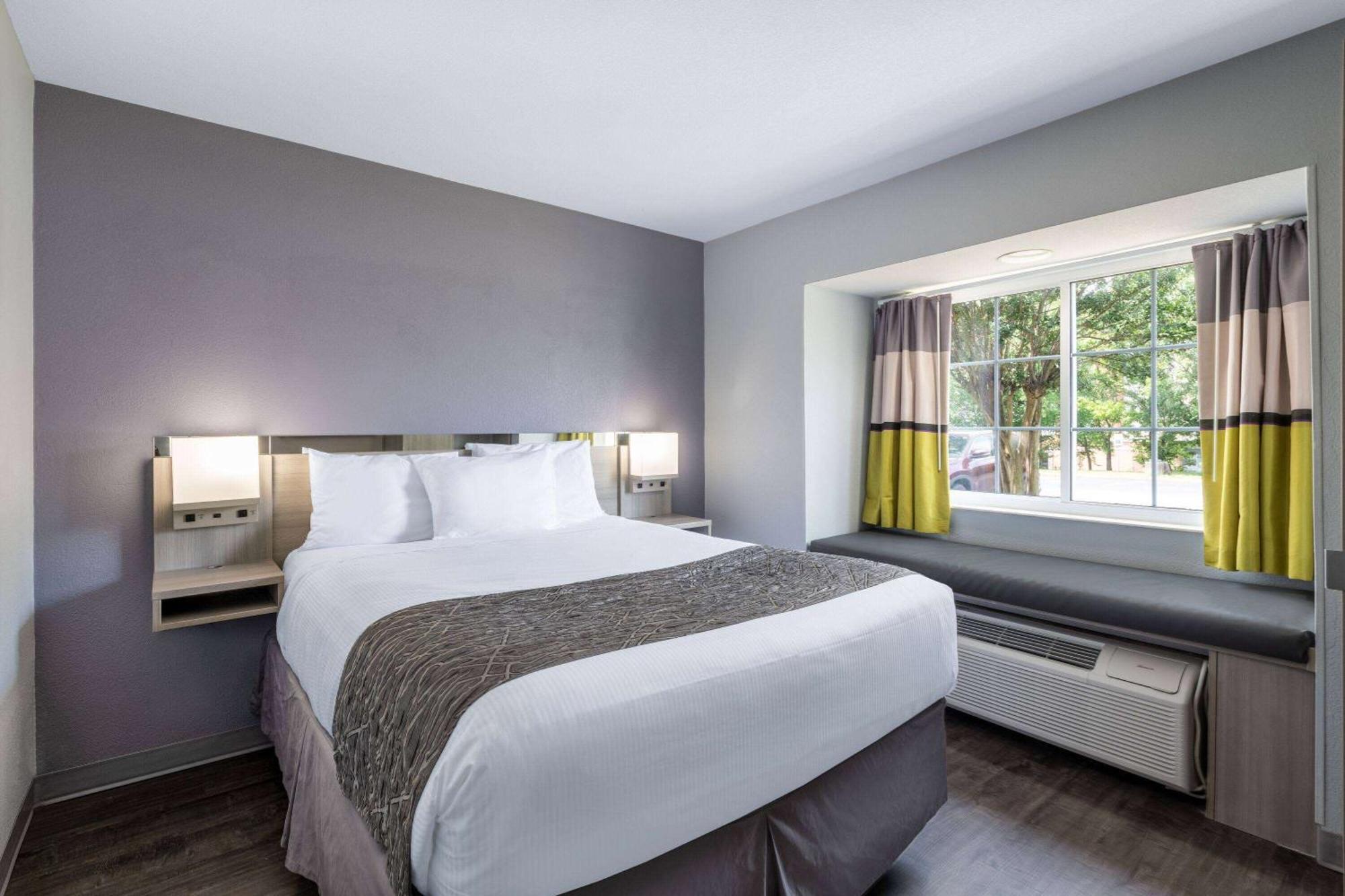 Microtel By Wyndham Spartanburg 2*